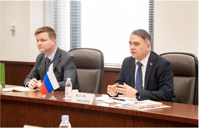 Talks with H. E. Mr. Jurij Rifelj, Ambassador of the Republic of Slovenia to Japan