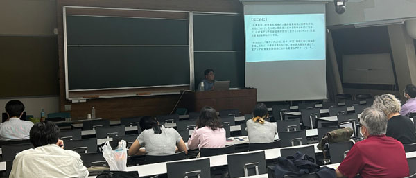 花田主任研究官と藤井主任研究官が北海道大学において「近代東アジアの国際秩序と戦争」と題し講演