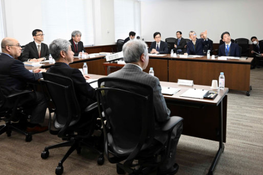 海上保安大学校海上保安国際研究センター長及び図書館長　防衛研究所を視察