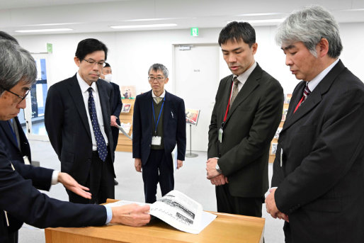 海上保安大学校海上保安国際研究センター長及び図書館長　防衛研究所を視察