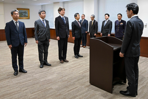 組織改編に伴う辞令書交付