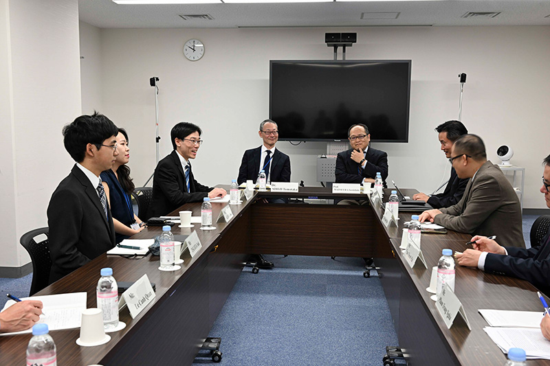 Visit by Dr. Nguyen Hung Son, the Acting President of the Diplomatic Academy of Vietnam, and his delegation.