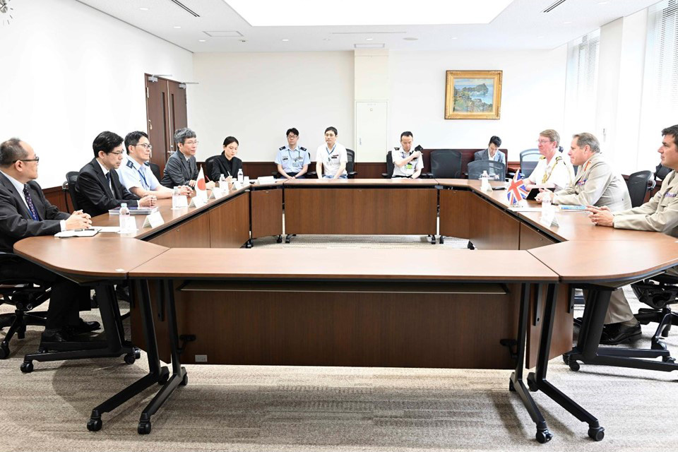 Visit by Lt Gen Sir Tom Copinger-Symes KCB CBE, Deputy Commander of UK Strategic Command