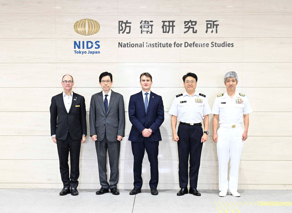 Visit by H.E. Mr. Justin Hayhurst, Ambassador Extraordinary and Plenipotentiary of the Commonwealth of Australia to Japan