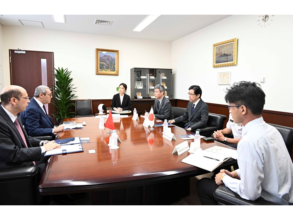 Visit by H.E. Mr. Ahmed Chafra, Ambassador Extraordinary and Plenipotentiary of the Republic of Tunisia to Japan