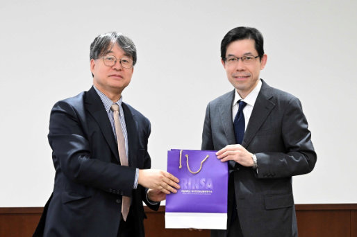 Visit by H.E. Mr. Lee, Baeksoon