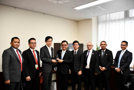 Visit by the Governor of the National Resilience Institute of the Republic of Indonesia and His Delegation